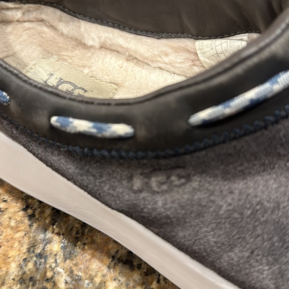 💕Women’s Ugg Slip on Sneakers Size 9 Excellent condition💕 - Picture 4 of 6